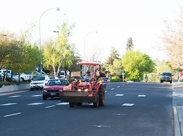 town_tractor-5566
