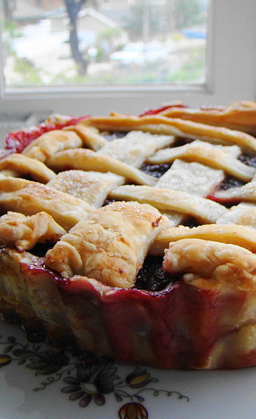 366px-Satsuma_Plum_with_Mission_Black_Fig_Tart_by_the_window