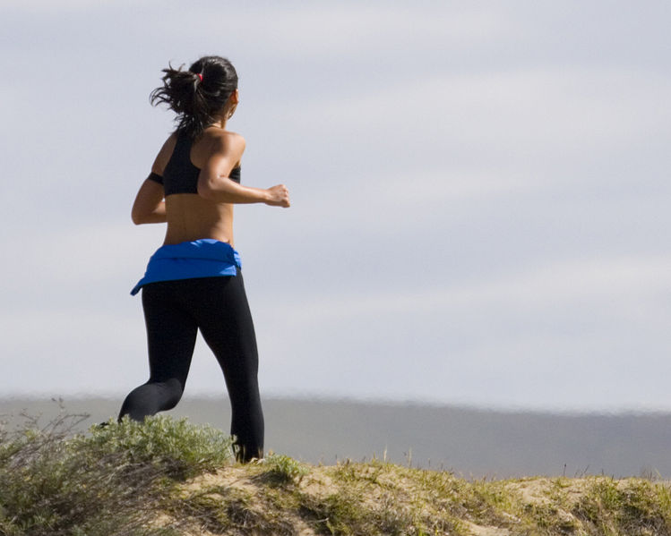 749px-Jogging_Woman_in_Grass