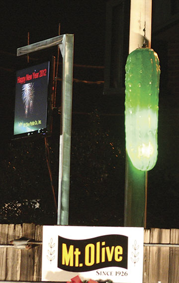 2012_pickle_drop
