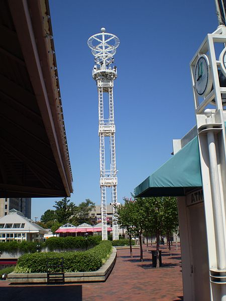 Peach_Drop_Tower_(Underground_Atlanta)