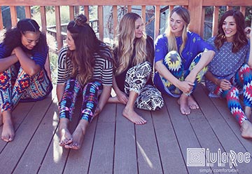 GIVEAWAY: “LuLaRoe, All That Glitters”